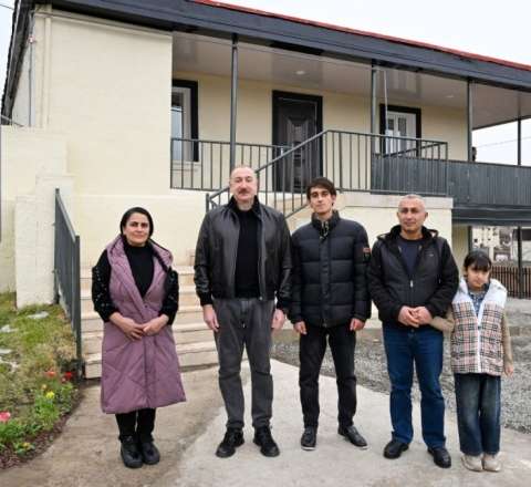 İlham Əliyev Heyvalı kəndində görülmüş işlərlə tanış oldu 