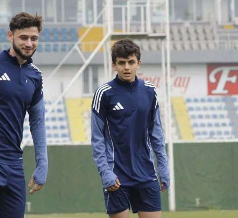 Qurbanovun əsas heyətə çağırdığı 15 yaşlı futbolçu bu tanınmış şəxsin oğludur 