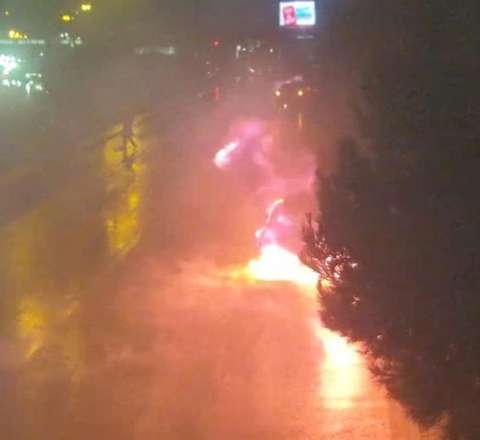 “20 Yanvar” istiqamətində avtomobil alışdı  - Sıxlıq yarandı