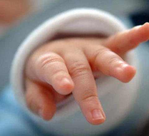 1 yaşlı körpə öldü  