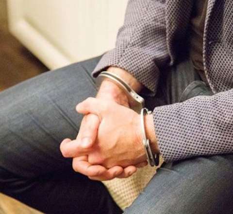  Çörək ala bilməyən kişi həbs olundu 