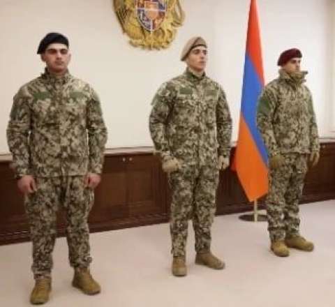 Bu da Ermənistan ordusunun yeni forması - VİDEO 