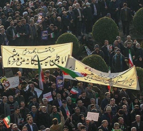 Təbrizdə hərbi vəziyyət elan olundu 