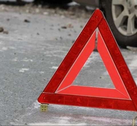 Motosiklet yük avtomobilinə çırpıldı - Ölən var 