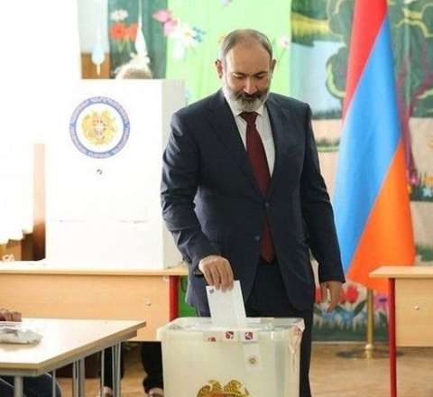 Niyə Bakı və Ankara Paşinyanı səssizcə dəstəkləyir? 