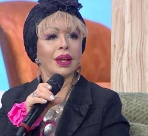 "Məni toylar dolandırır" - Əməkdar artist telekanallardan gileyləndi 