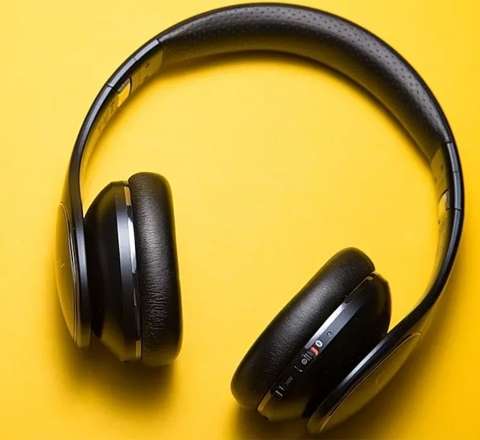 “Bluetooth” qulaqlıqlarında ciddi təhlükə – Milyonlarla istifadəçi izlənmə riski ilə üzləşib 