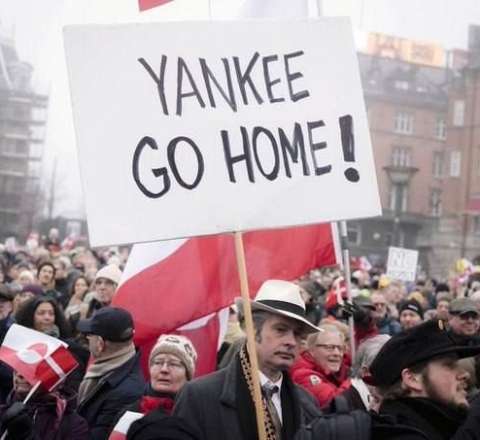 Danimarka ABŞ-yə qarşı ayağa qalxdı - VİDEO 