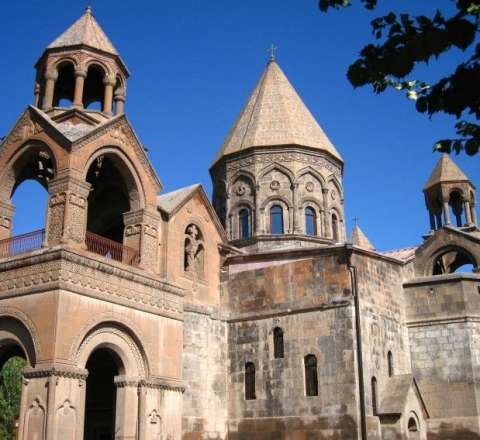 Erməni Kilsəsinin yepiskoplar iclası bu ölkədə keçiriləcək 