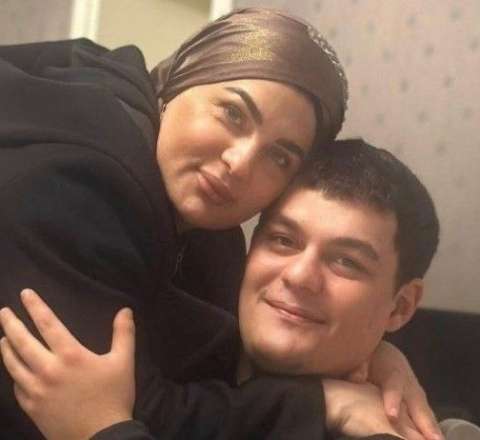 Fərqanə Qasımovanın oğlu əsgərliyə gedir 