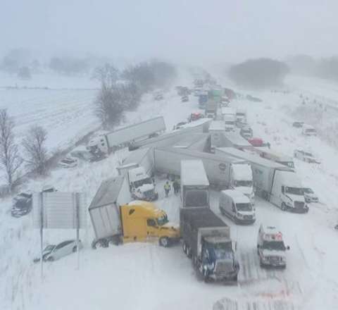 ABŞ-də zəncirvari qəza – 100-dən çox avtomobil toqquşdu 