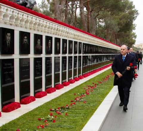 DTX-nin əməkdaşları Şəhidlər xiyabanını ziyarət etdilər – VİDEO 