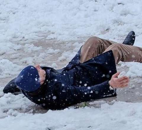 Sərt hava xəsarətlərə səbəb oldu 