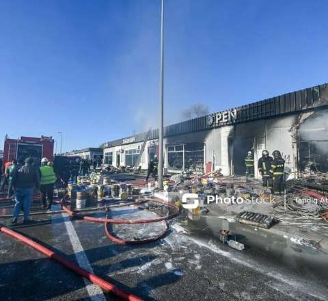 Bakıda yanğın baş verən ərazidəki obyektlərin yaxın vaxtlarda köçürülməsi planlaşdırılırmış - VİDEO 