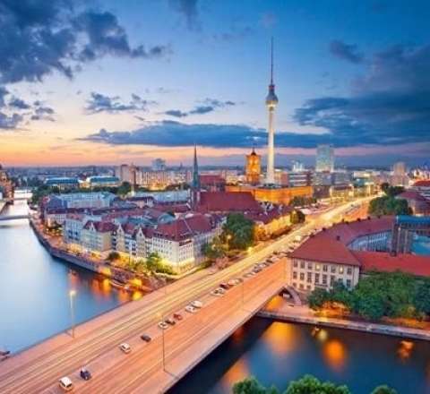 Qalmaqal: Rusiya hərbi attaşesi bu ölkədən qovuldu 