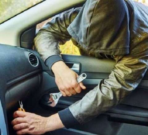 Bakıda maşın soyan şəxs saxlanıldı 