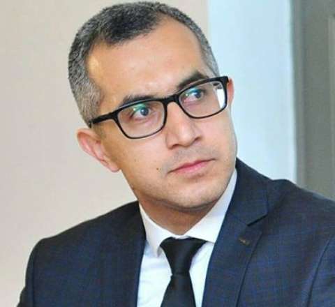 Kamran Əsədov məhkəmə zalında qandallandı 