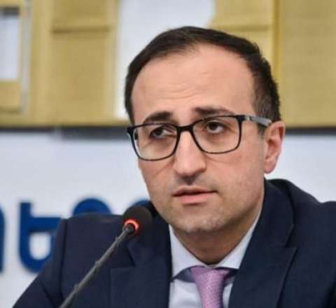 Azərbaycanın təhvil verdiyi 10 erməni və 1 rus... - Erməni nazir 