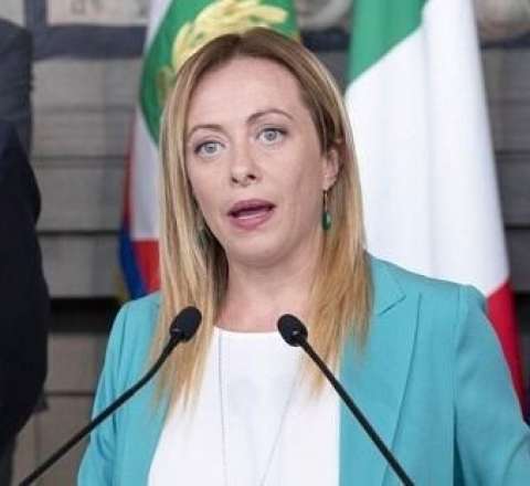 Trampa qarşı çıxmayın, hər şeyi itirə bilərik - Meloni 