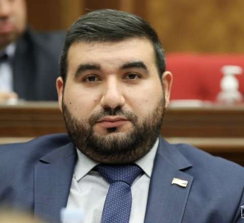 Aleksanyan: Sərhəd kəndlərində boşaldılan 2268 ev yenidən tikilir 