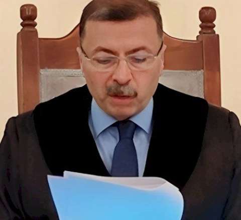 4881 manat pensiyaya RAZI DEYİL: DSMF-ni məhkəməyə verdi 