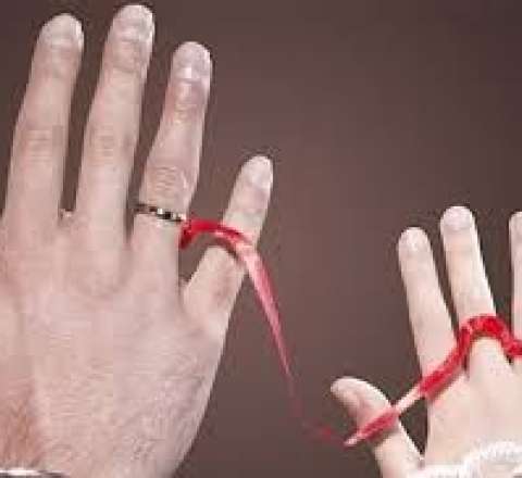 Diş həkimi 13 yaşlı qızla nişanlandı 