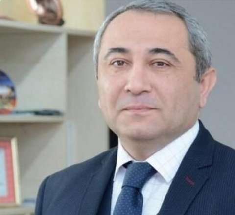 Özü 20 min, sıravi əməkdaşları isə 500-600 manat maaş... 