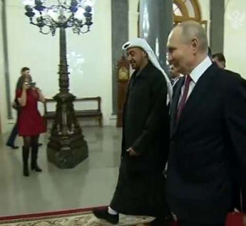 Putinin 4 il öncə hədiyyə etdiyi gödəkçə ilə Rusiyaya gəldi 