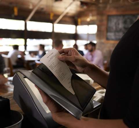 Restoranlarda servis haqqı qadağan olunacaqmı? - AÇIQLAMA 