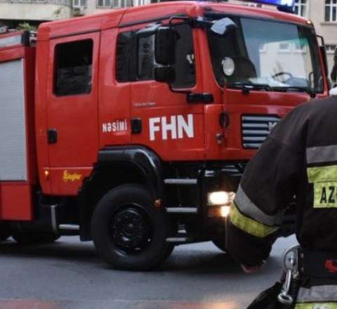 Sumqayıtda bina evində yanğın 