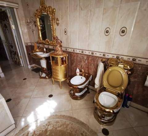 Qızıl unitazlı ev satışa çıxarıldı - FOTO 