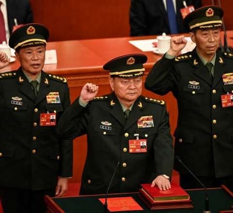 Çin ordusunda çevrilişə bərabər həbs – “Qırmızı knyazlar”ın nüfuzlu generalı niyə kənarlaşdırıldı? 