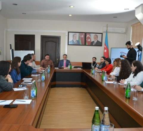 “Uğurlu kommunikasiya: səlis nitq və sərlövhə yaradıcılığı” mövzusunda təlim keçirildi - Foto 