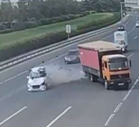 Bakıdakı ağır qəzanın görüntüləri - VİDEO  