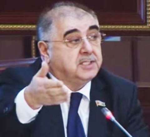 Sabiq deputatın dəniz kənarındakı obyektlərinin söküntüsünə başlanıldı 