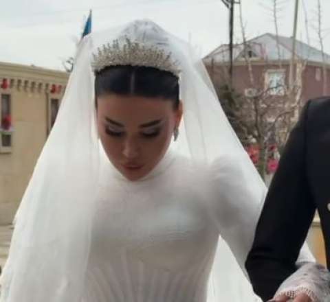 Bugün Xananın toyudur: Şəhid qardaşını ziyarət etdi - VİDEO 