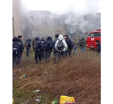 Məktəb yandı - Şagird və müəllimlər təxliyə olundu  