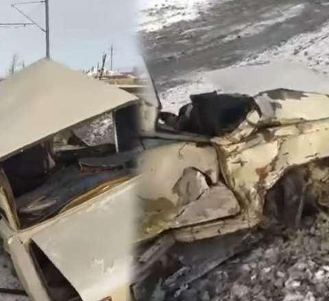 Qatarla avtomobil toqquşdu - 22 yaşlı sürücü öldü 