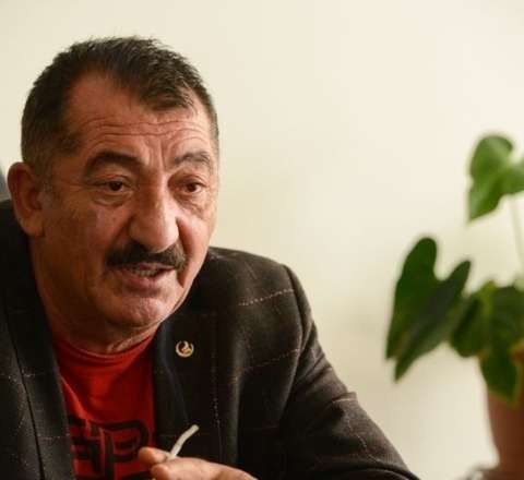 “Məmurları qapı-qapı gəzəndən ədəbiyyat adamı olmaz” – Tanınmış şair - VİDEO 