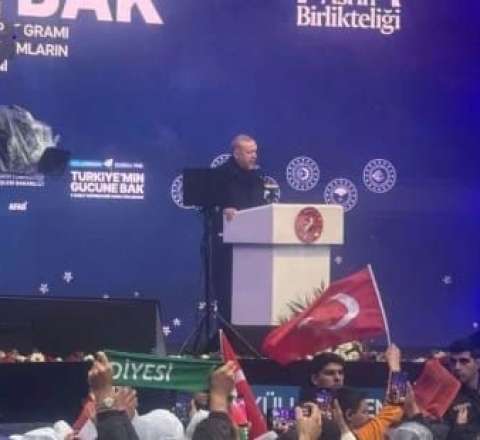 Türkiyədə zəlzələlərdə zərərçəkənlərə evlər hədiyyə edildi 