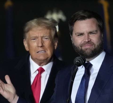 Tramp Vensi Bakıya buna görə göndərib? 