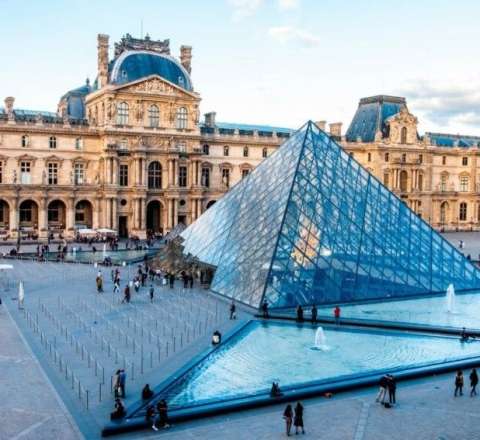 Luvrda polis əməliyyatı – 10 nəfər saxlanıldı 