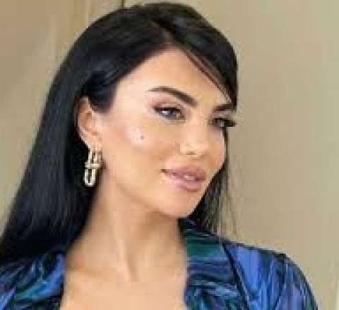 Çiçək aparıcı Zauru belə susdurdu -VİDEO 