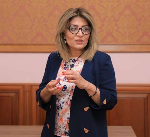 Tanınmış aparıcı karyerasını bitirdi 