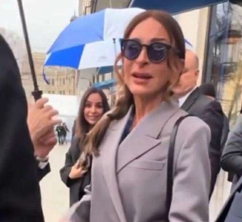 Mehriban Əliyeva Emin Hüseynovu məhv etdi: Qadın paltarında sən idin? - VİDEO 