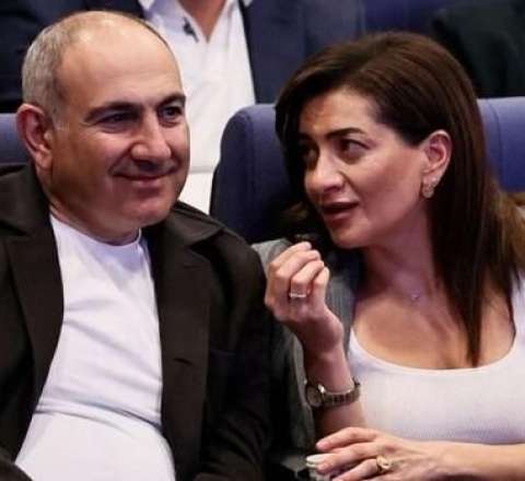 Akopyan Paşinyanla vətəndaş nikahının bitdiyini elan etdi 