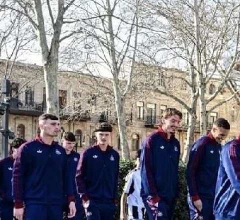 “Nyukasl”ın futbolçuları Bakı küçələrində - Foto 
