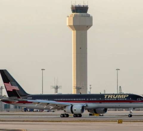 Tramp adına hava limanı – Təyyarələr ABŞ prezidentinin sevimli rəngilərinə boyanacaq 