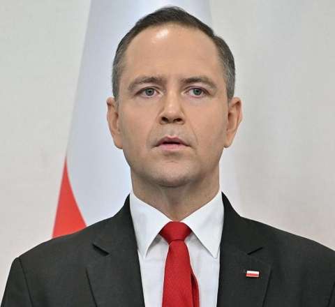 Prezidentin ofisindən pul oğurlandı 