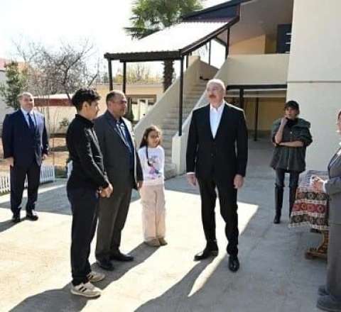 Prezident Xocavənddə təndir çörəyinin dadına baxdı - VİDEO 